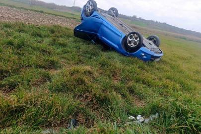 Pehlivanköy’de taralaya uçan otomobilin sürücüsü yaralandı