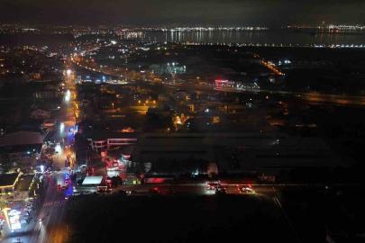 Raf imalatı yapılan fabrika alevlere teslim oldu