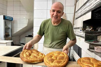 Ramazan pidelerini 180 derecede oruç tutarak yapıyorlar