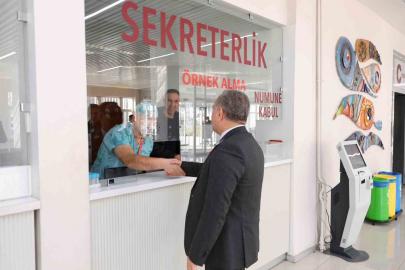 Rektör Altun’dan hastane personeline ziyaret