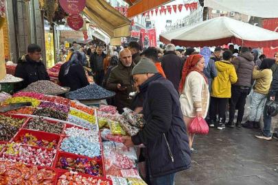 Sağanak yağış, bayram öncesi esnafa yaramadı