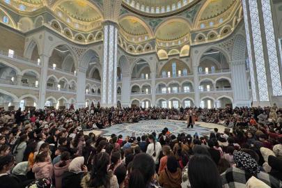 Şahinbey Millet Camii’nde çocuk sesleri