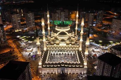 Sakal-I Şerif Kadir Gecesinde Şahinbey Millet Camii’nde