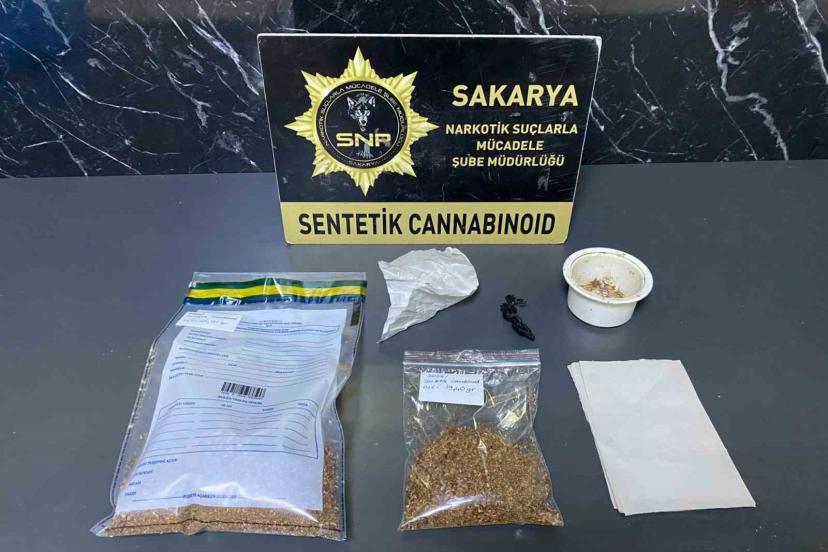 Sakarya emniyeti zehir tacirlerine geçit vermiyor: 1 tutuklama