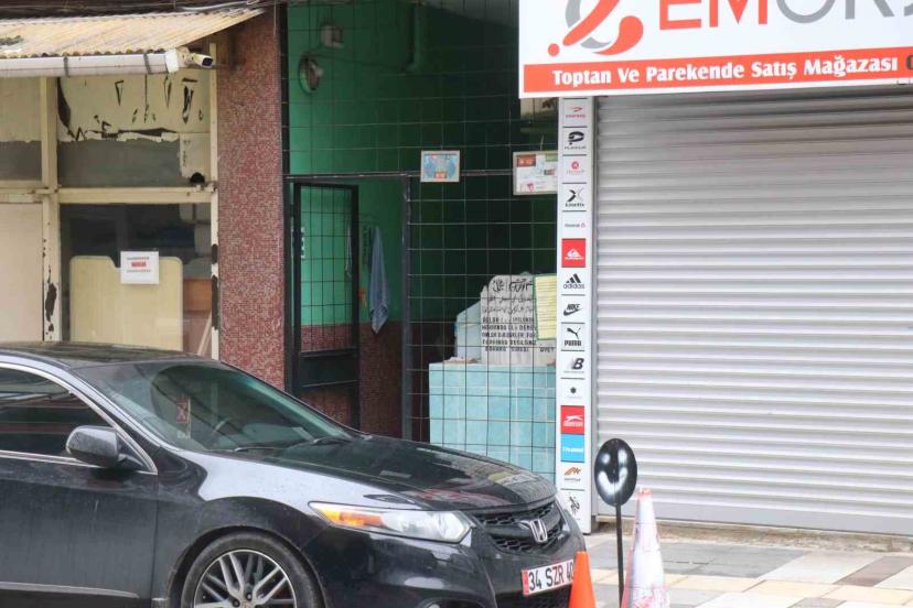 Sakarya’da sokak arasındaki sırrı çözülemeyen türbe merak konusu oldu