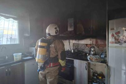 Samandağ’da evin mutfağında çıkan yangın korkuttu