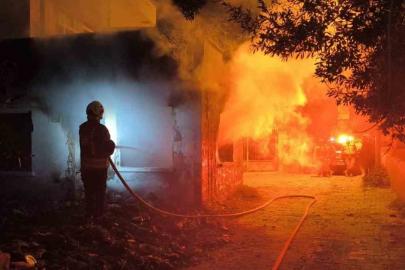 Samandağ’da metruk ev yangını