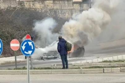 Samsun’da otomobil alevlere teslim oldu