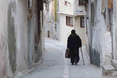 Şanlıurfa’nın tarihi sokakları aydınlatılıyor