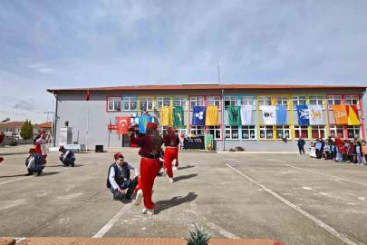 Sarıgöl’de 400 fıstık çamı toprakla buluştu