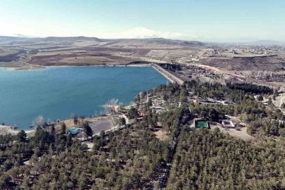Sarımsaklı Barajı Mesire Alanı, yenilenen yüzüyle vatandaşların ziyaretini bekliyor
