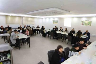 Şehit aileleri, gaziler ve yakınları onuruna iftar yemeği verildi