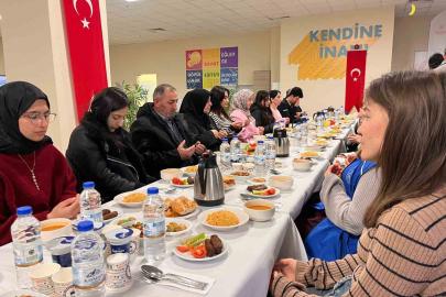 Şehit aileleri ve üniversiteli öğrenciler iftar sofrasında buluştu
