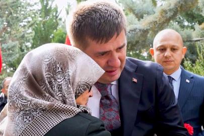 Şehit annesinin sözleri yürekleri burktu, Vali gözyaşlarını tutamadı