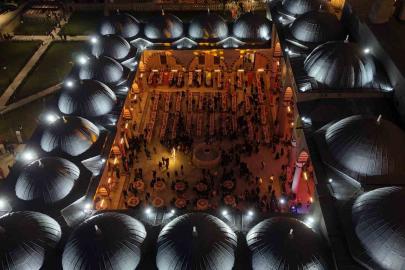 Selimiye’nin gölgesinde binlerce kişi iftarda buluştu