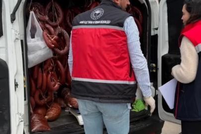 Serik’te 176 kilogram tarihi geçmiş sucuk ele geçirildi
