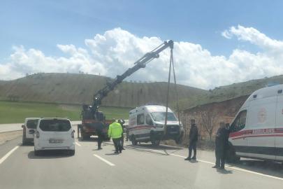 Siirt’te hasta taşıyan ambulans devrildi