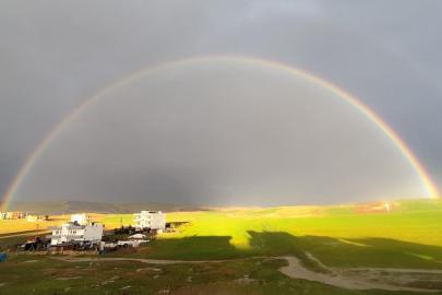 Siirt’te sağanak sonrası oluşan gökkuşağı hayran bıraktı