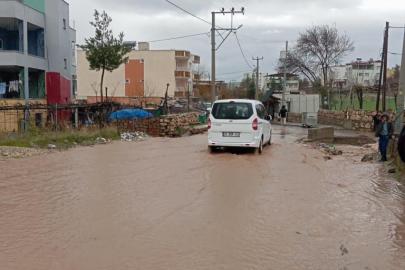 Siirt’te sağanak yağış hayatı olumsuz etkiledi