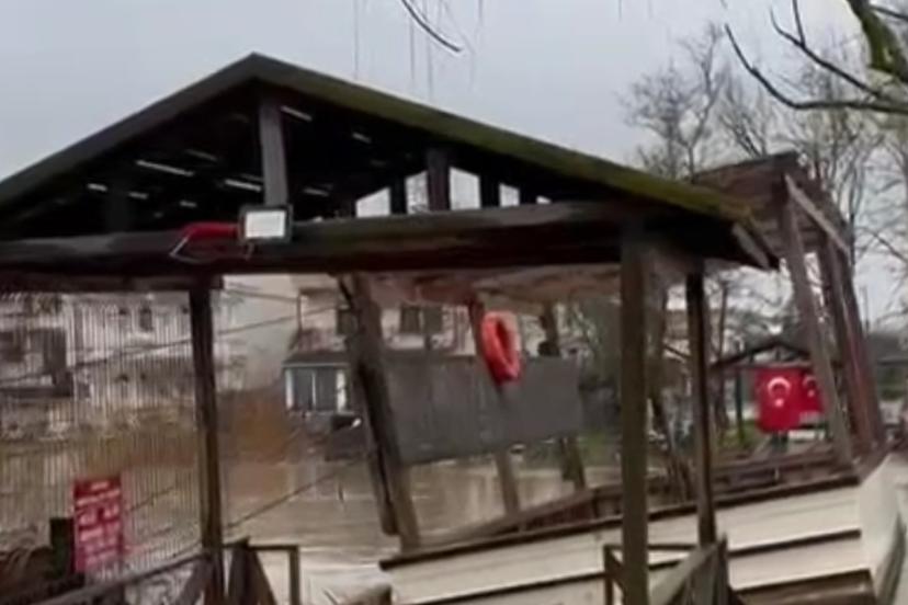 Şile’de sağanak su baskınlarına neden oldu