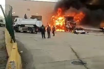 Sınırda korkutan patlama: Tır küle döndü