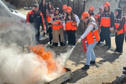 Şırnak’ta tamamı kadınlardan oluşan AFAD gönüllü ekibi eğitimi tamamladı