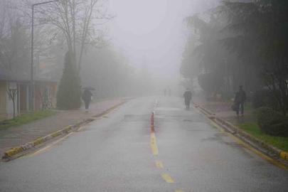 Sis ve yağmur etkili oldu: Kampüste görüş azaldı