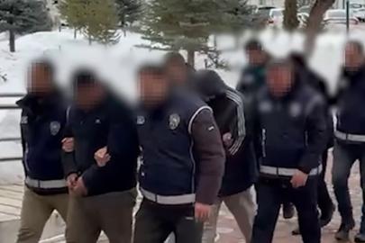 Sivas’ta 111 düzensiz göçmen yakalandı, 19 göçmen kaçakçısı hakkında işlem yapıldı