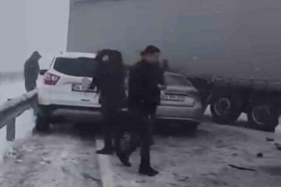 Siverek-Diyarbakır karayolunda zincirleme kaza: Yol trafiğe kapandı