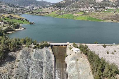Son 65 yılın en kurak yılında tamamen kuruyan Yayladağı Barajı’nda su seviyesi 3 ayda yüzde 100’e ulaştı