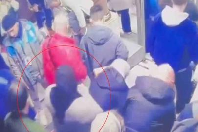 Sultanahmet’te yankesicilik yapan 2 kadın suçüstü yakalandı