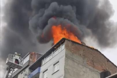 Sultangazi’de 6 katlı binada yangın paniği yaşandı, 2 kişi dumandan etkilendi