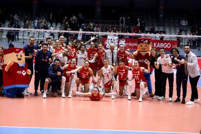 Sultanlar Ligi: Aras Kargo: 3 - Nilüfer Belediyespor: 1