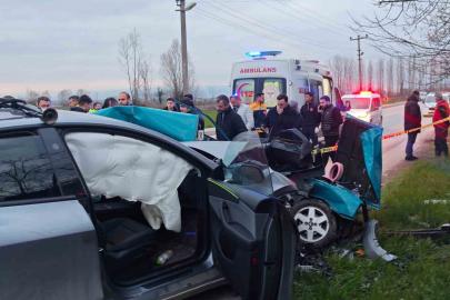 SUV tipi araç otomobile ok gibi saplandı: 1 ölü, 1 yaralı