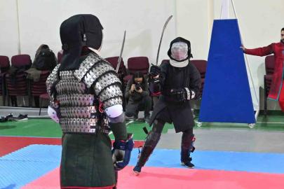 Tarihin izinde kılıçlar çarpıştı