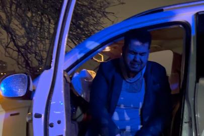 Tarlaya giren otomobil ağaca çarptı, sürücü gözyaşlarını tutamadı