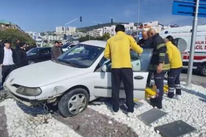 Ters yönden çıkınca kaza kaçınılmaz oldu: 2 yaralı