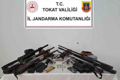 Tokat merkezli operasyonda çok sayıda silah ve mühimmat ele geçirildi