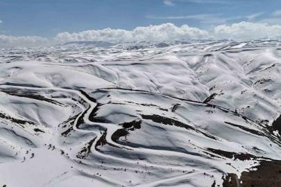 Toroslar’da kar güzelliği havadan görüntülendi