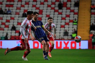 Trendyol Süper Lig: Antalyaspor: 1 - Fenerbahçe: 0  (İlk yarı)