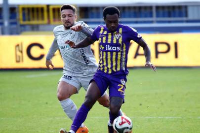 Trendyol Süper Lig: Eyüpspor: 0 - Kocaelispor: 1 (İlk yarı)