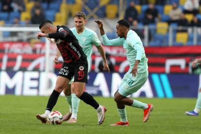 Trendyol Süper Lig: Gençlerbirliği: 0 - Kayserispor: 0 (İlk yarı)