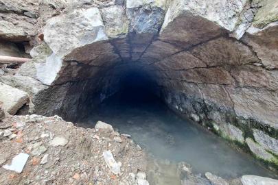 Türkiye’de bir örneği daha yok; Trabzon’da Roma dönemine ait su kanalı ortaya çıktı
