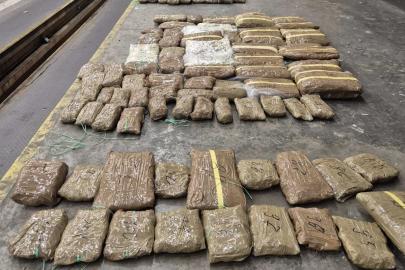 Türkiye’ye sokulmak istenen 45 kilo 760 gram esra sınırda yakalandı