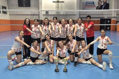 Tut Gençlik Spor Kulübü kızları voleybolda çifte il şampiyonluğu kazandı