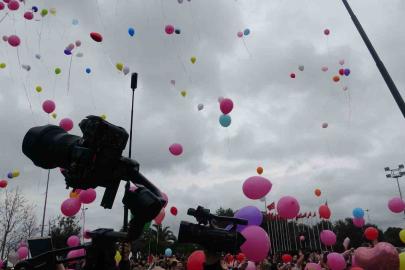 Tuzla’da balonlar kanseri yenen Almira için gökyüzüne uçtu