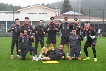 Ümit Milli Futbol Takım, hazırlıklarını yağmur altında sürdürdü