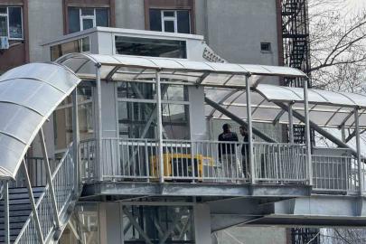 Üst geçit asansöründe sona gelindi