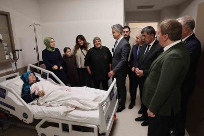 Vali Aydoğdu’dan hastalara ziyaret