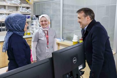 Vali Sözer Ramazan Bayramı’nın son günü hastane ve huzurevi ziyaretinde bulundu